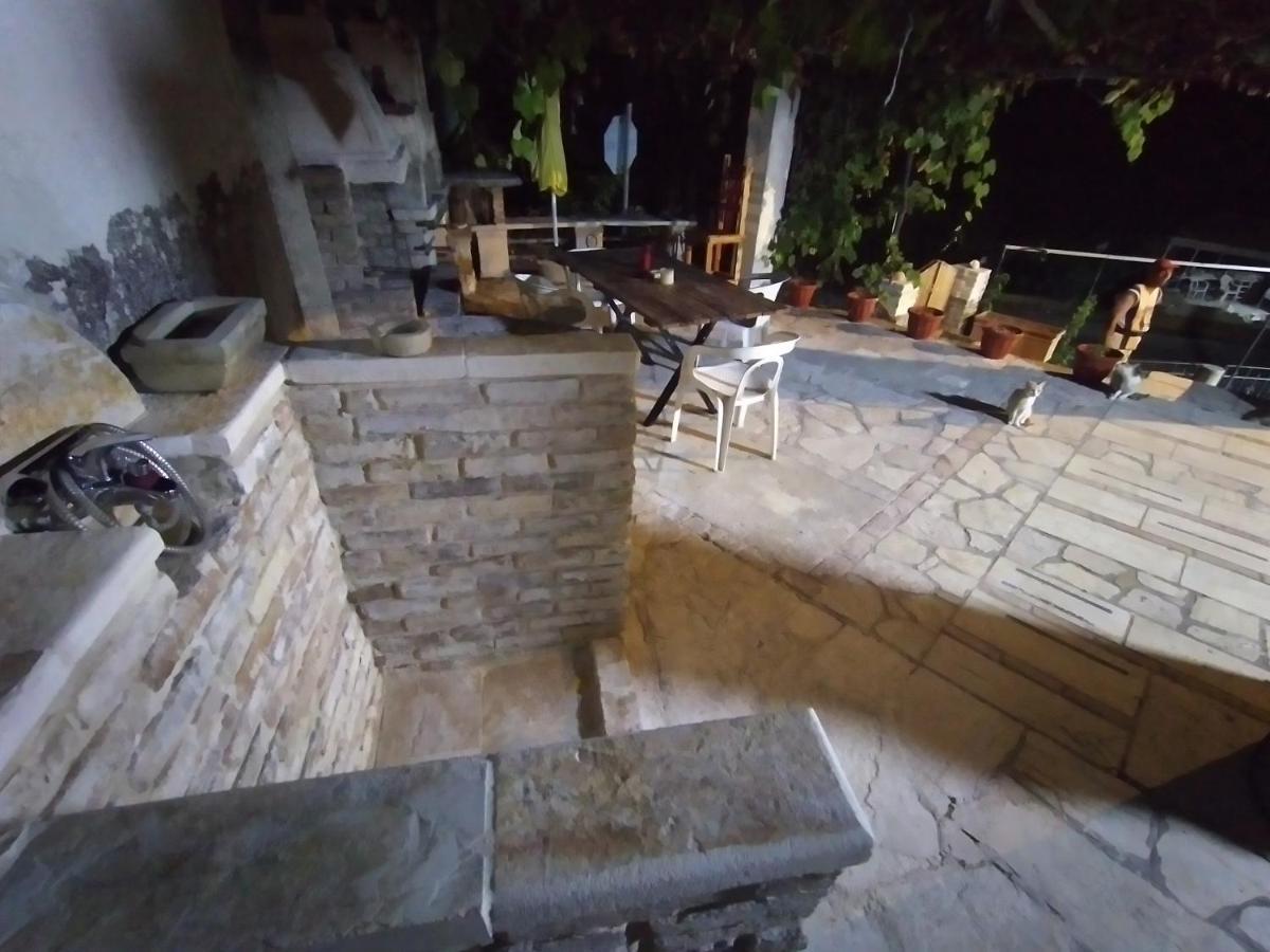 Stonemakers Hide Villa Karyotikon Bagian luar foto