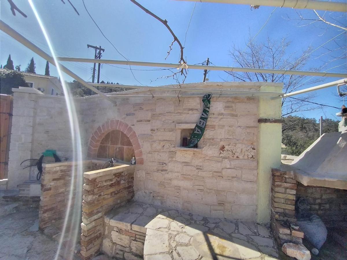 Stonemakers Hide Villa Karyotikon Bagian luar foto